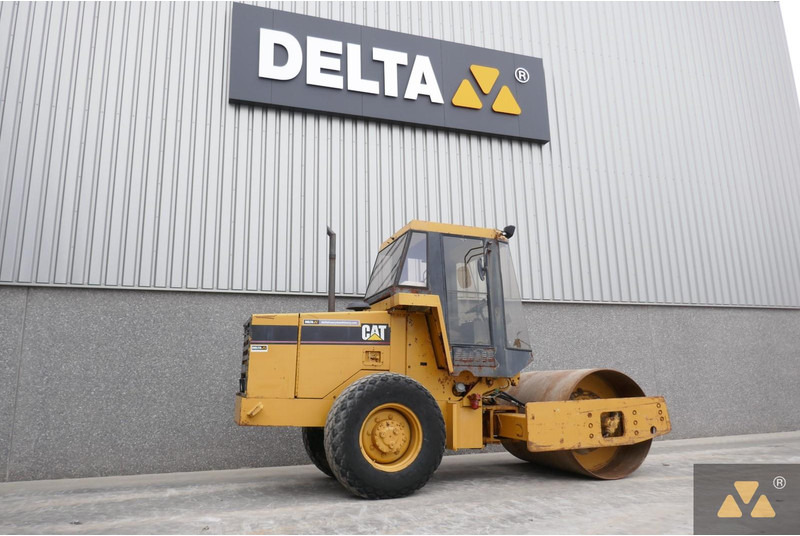 Caterpillar CS433C - مدحلة: صور 5 Caterpillar CS433C - مدحلة: صور 5