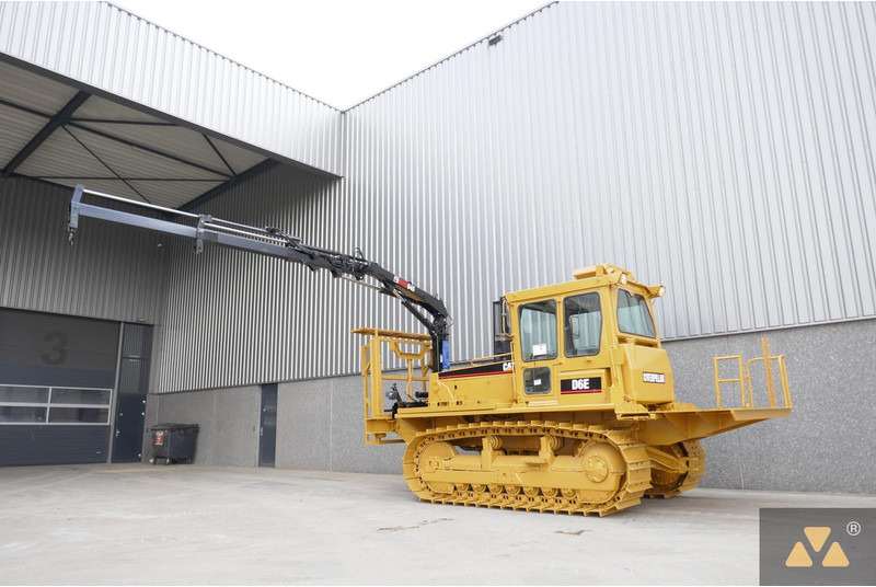 Caterpillar D6E Welding Tractor - آلات البناء: صور 3 Caterpillar D6E Welding Tractor - آلات البناء: صور 3