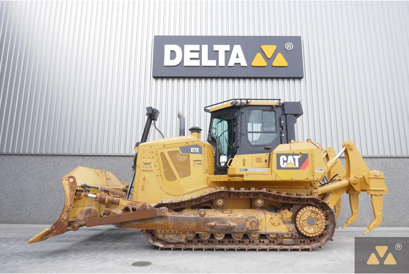 Caterpillar D7E - بلدوزر: صور 1 Caterpillar D7E - بلدوزر: صور 1