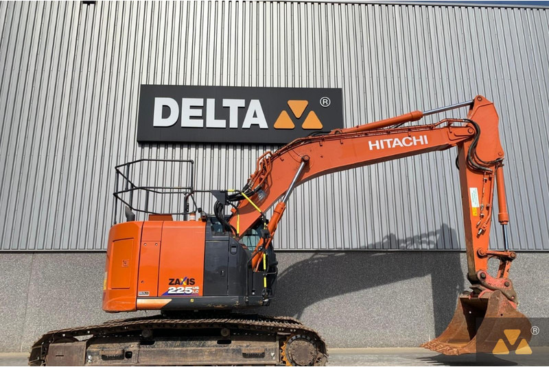 Hitachi ZX225USLC-6 - حفارات زحافة: صور 2 Hitachi ZX225USLC-6 - حفارات زحافة: صور 2