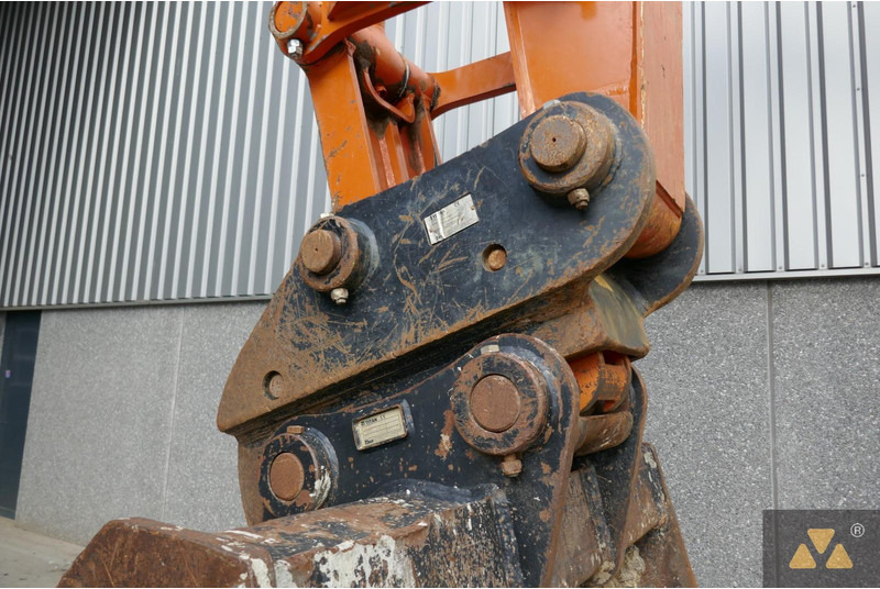 حفارات زحافة Hitachi ZX300LC-7: صور 13