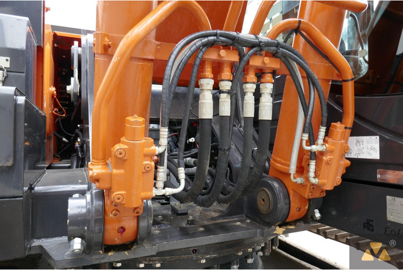 حفارات زحافة Hitachi ZX300LC-7: صور 17