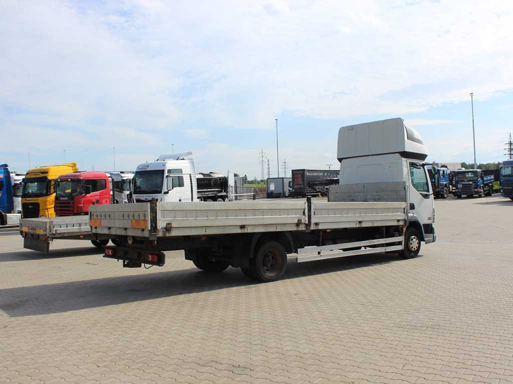 DAF LF 45.180, SLEEPING BODY, EURO 3, TIRES 80% - شاحنات مسطحة: صور 4 DAF LF 45.180, SLEEPING BODY, EURO 3, TIRES 80% - شاحنات مسطحة: صور 4