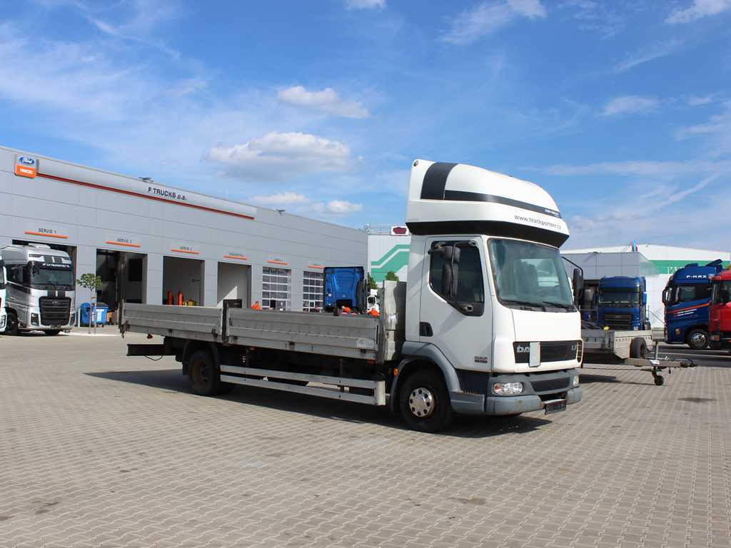 DAF LF 45.180, SLEEPING BODY, EURO 3, TIRES 80% - شاحنات مسطحة: صور 3 DAF LF 45.180, SLEEPING BODY, EURO 3, TIRES 80% - شاحنات مسطحة: صور 3