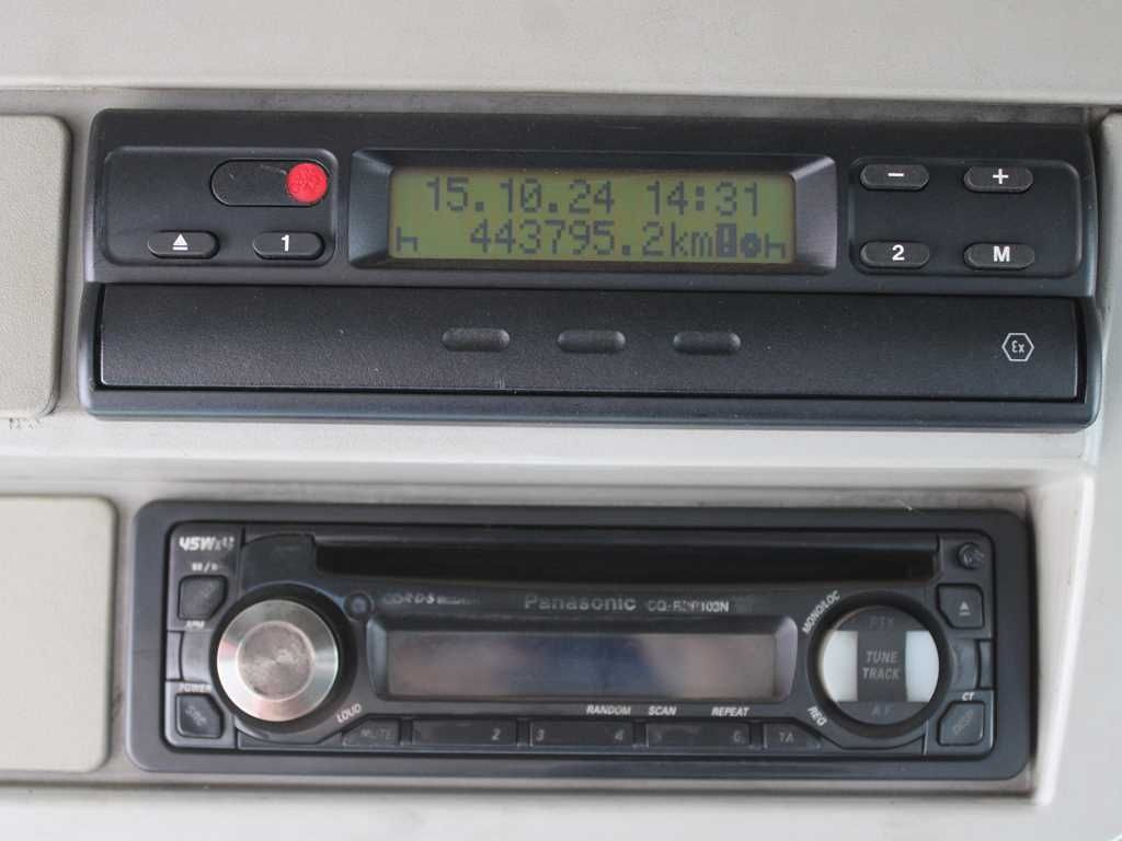 شاحنات مسطحة, شاحنة كرين Iveco EUROCARGO 100E17, EURO 3, CRANE HIAB 035-2: صور 18