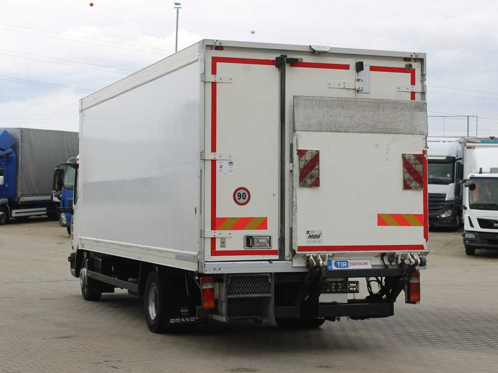 MAN TGL 12.210, EURO 4, HYDRAULIC FRONT, CARRIER SUPRA 850 Mt, 2X EVAPORATOR - مبردة شاحنة: صور 5 MAN TGL 12.210, EURO 4, HYDRAULIC FRONT, CARRIER SUPRA 850 Mt, 2X EVAPORATOR - مبردة شاحنة: صور 5