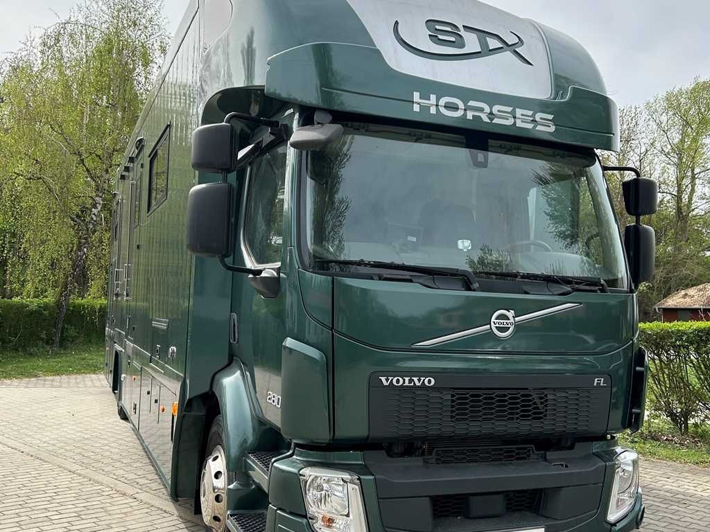 Volvo STX FL, 6 PEOPLE, 5 HORSES, CAMERA, 2X TAIL LIFT - شاحنة نقل خيل: صور 2 Volvo STX FL, 6 PEOPLE, 5 HORSES, CAMERA, 2X TAIL LIFT - شاحنة نقل خيل: صور 2