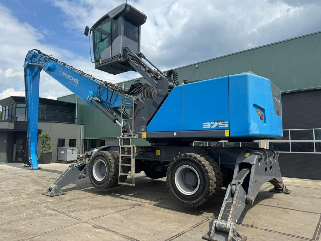 Fuchs MHL 375 S5 - حفارة النقل والشحن: صور 3 Fuchs MHL 375 S5 - حفارة النقل والشحن: صور 3