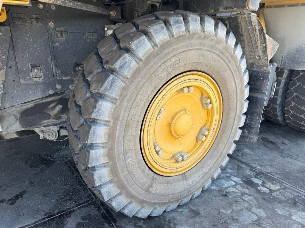 شاحنة قلابة صغيرة Komatsu HD405-7: صور 24