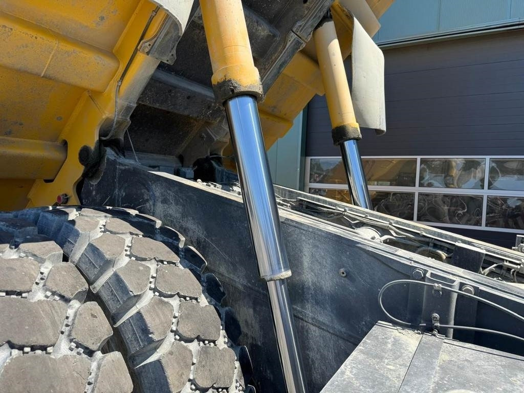 شاحنة قلابة صغيرة Komatsu HD405-7: صور 18