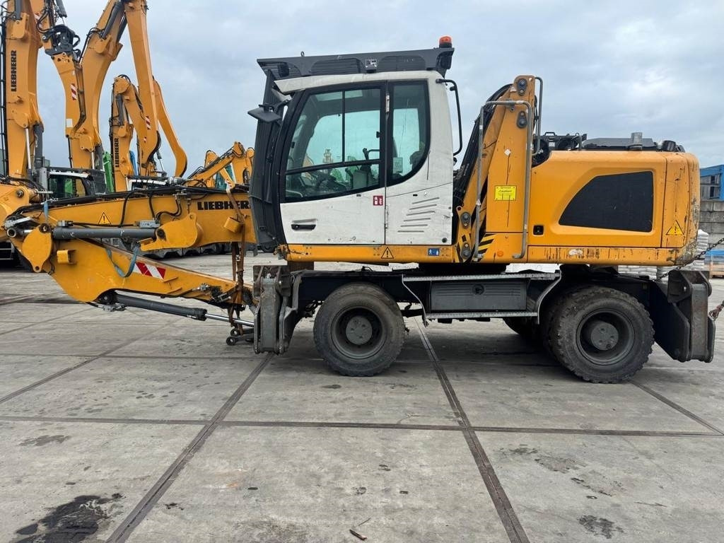 Liebherr LH 22 M - حفارة النقل والشحن: صور 1 Liebherr LH 22 M - حفارة النقل والشحن: صور 1