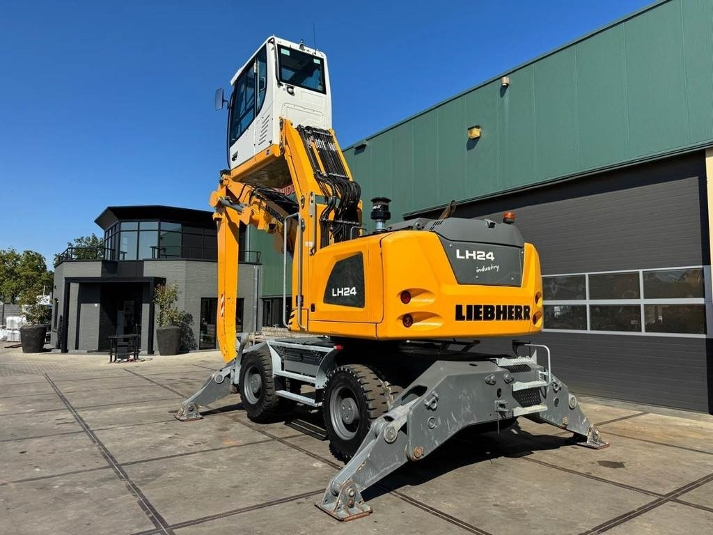 Liebherr LH 24 M - حفارة النقل والشحن: صور 3 Liebherr LH 24 M - حفارة النقل والشحن: صور 3