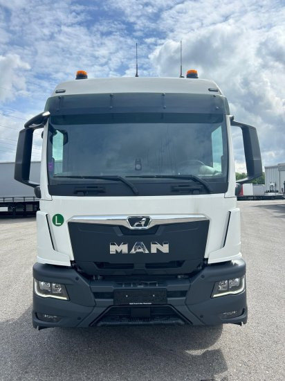 MAN TGS 18.520 4x4 Hydro Pritarder Kipphydraulik - شاحنة جرار: صور 3 MAN TGS 18.520 4x4 Hydro Pritarder Kipphydraulik - شاحنة جرار: صور 3