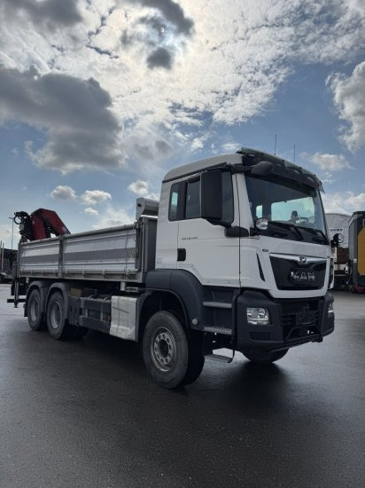 MAN TGS 26.430 6x4 3-Seitenkipper, HMF 2020K-RC Heckkran abnehmbar, - قلابات, شاحنة كرين: صور 3 MAN TGS 26.430 6x4 3-Seitenkipper, HMF 2020K-RC Heckkran abnehmbar, - قلابات, شاحنة كرين: صور 3