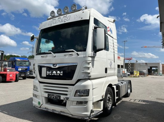 MAN TGX 18.460 XXL Intarder, Standklima, Automatik, EURO 6, Motorschaden/Engine Damage - شاحنة جرار: صور 1 MAN TGX 18.460 XXL Intarder, Standklima, Automatik, EURO 6, Motorschaden/Engine Damage - شاحنة جرار: صور 1