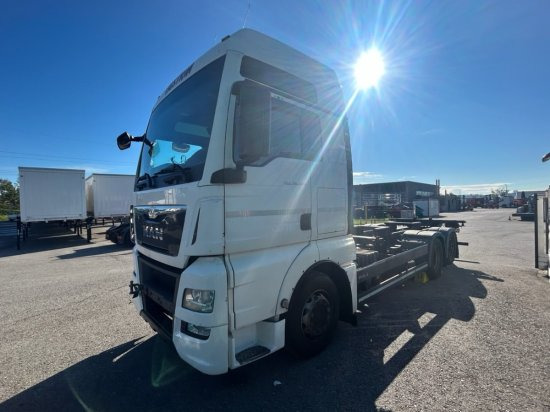MAN TGX 26.440 BDF, XXL, Retarder, Automatik, E6, Liftachse, Motorschaden, Kurbelwellenschaden - شاحنات الحاويات / جسم علوي قابل للتغيير شاحنة: صور 3 MAN TGX 26.440 BDF, XXL, Retarder, Automatik, E6, Liftachse, Motorschaden, Kurbelwellenschaden - شاحنات الحاويات / جسم علوي قابل للتغيير شاحنة: صور 3