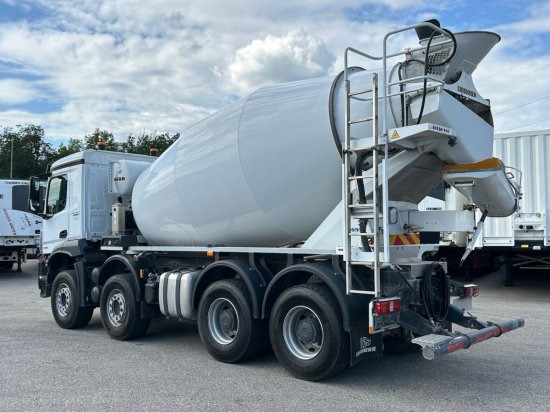 Mercedes-Benz Arocs 3743, 8x4 Betonmischer, Euro 6, 9m³ Liebherr Mischer - شاحنة خلاطة خرسانة: صور 4 Mercedes-Benz Arocs 3743, 8x4 Betonmischer, Euro 6, 9m³ Liebherr Mischer - شاحنة خلاطة خرسانة: صور 4