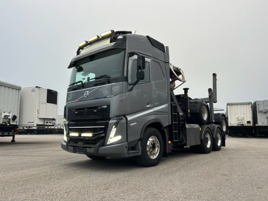 Volvo FH 16 650 6x4 Langholzzug + Doll M2K-9L Nachläufer mit Palfinger Epsilon S260C96, I-Shift, Retarder, - شاحنة قطع الأشجار, شاحنة كرين: صور 1 Volvo FH 16 650 6x4 Langholzzug + Doll M2K-9L Nachläufer mit Palfinger Epsilon S260C96, I-Shift, Retarder, - شاحنة قطع الأشجار, شاحنة كرين: صور 1