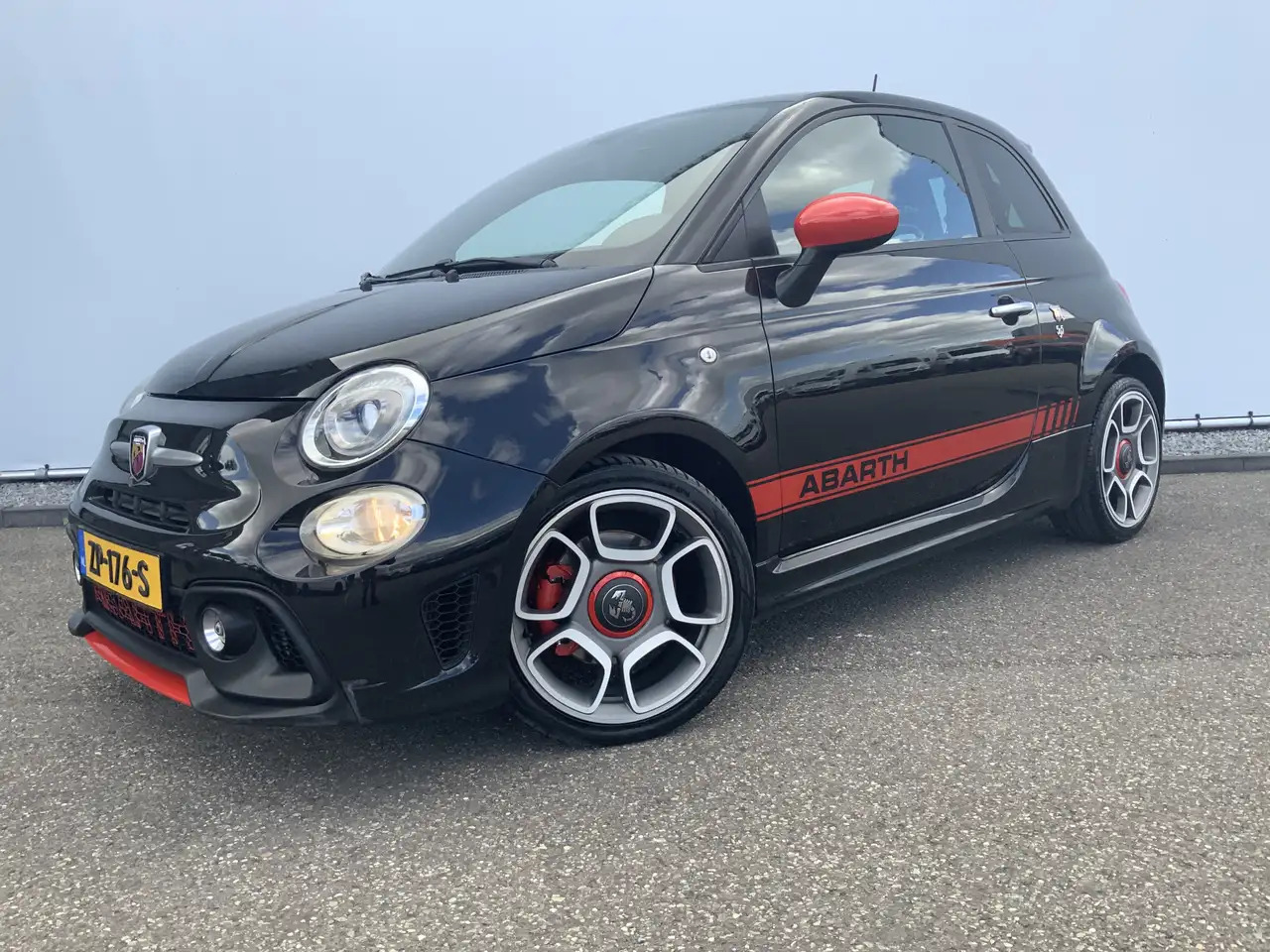 Fiat 500C Abarth 1.4 T-Jet 595 Automaat Euro 6 - كابريوليه: صور 1 Fiat 500C Abarth 1.4 T-Jet 595 Automaat Euro 6 - كابريوليه: صور 1