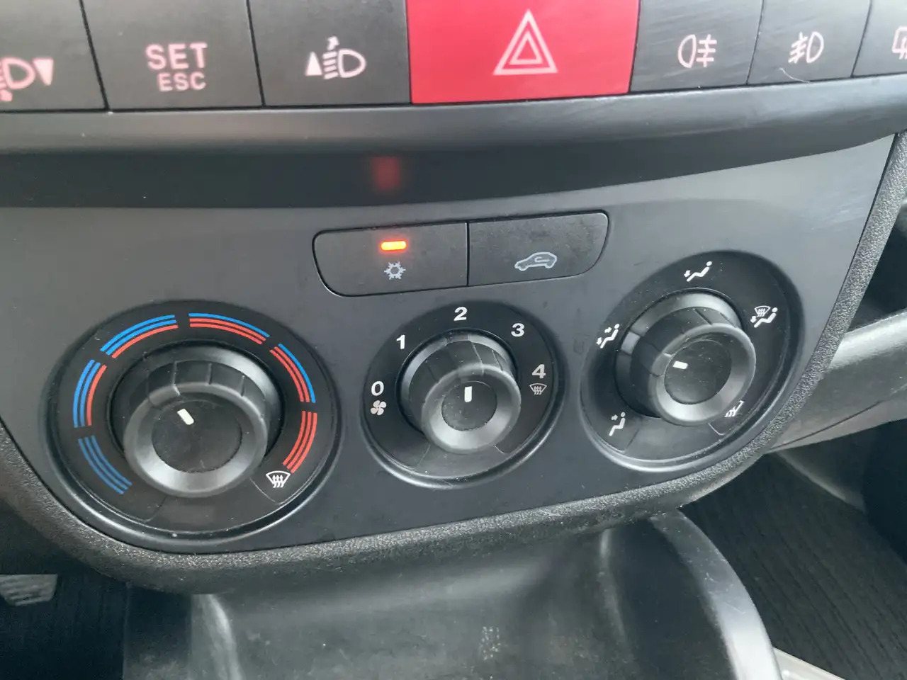 Fiat Doblo Cargo 1.6 MultiJet SX Maxi Airco Trekhaak 1300 kg - فان المدمجة: صور 5 Fiat Doblo Cargo 1.6 MultiJet SX Maxi Airco Trekhaak 1300 kg - فان المدمجة: صور 5