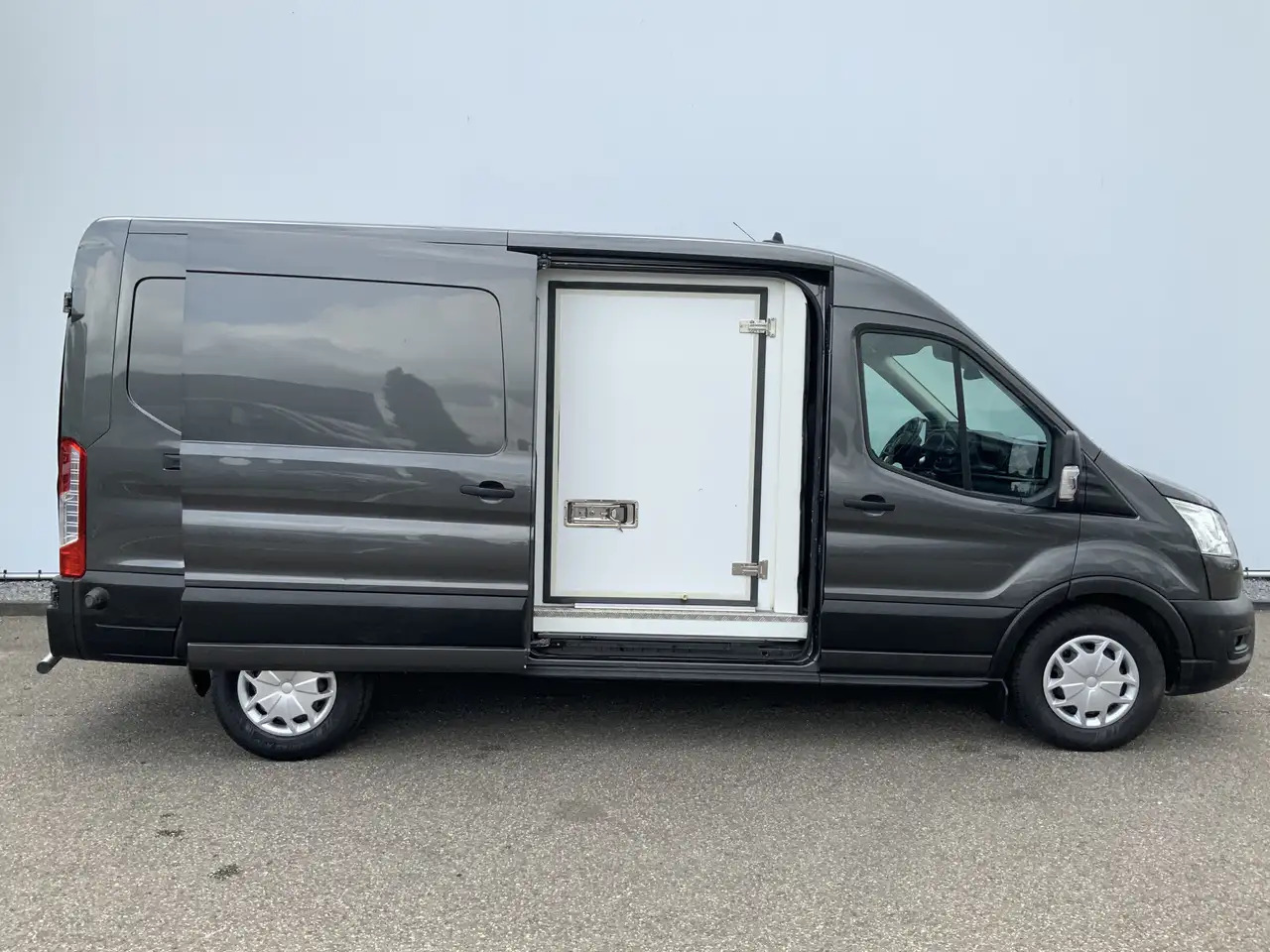 Ford Transit 350 2.0 TDCI L3H2 Trend Koelauto & Vries Automaat - فان: صور 2 Ford Transit 350 2.0 TDCI L3H2 Trend Koelauto & Vries Automaat - فان: صور 2