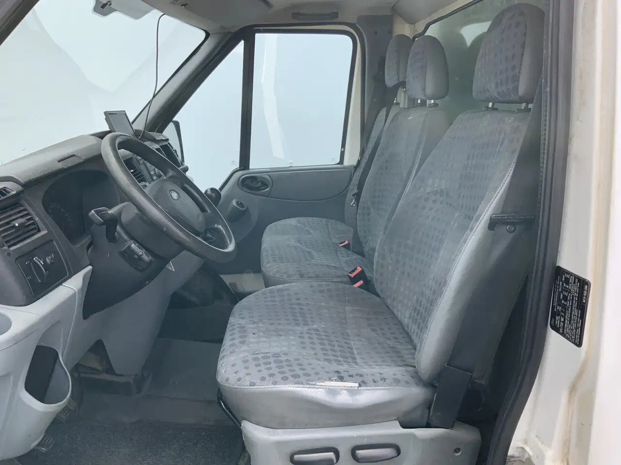 Ford Transit 350L 2.4 TDCI MARGE !!bak&Laadklep &Zijdeur Airco - الشاحنات الصغيرة صندوق مغلق: صور 4 Ford Transit 350L 2.4 TDCI MARGE !!bak&Laadklep &Zijdeur Airco - الشاحنات الصغيرة صندوق مغلق: صور 4