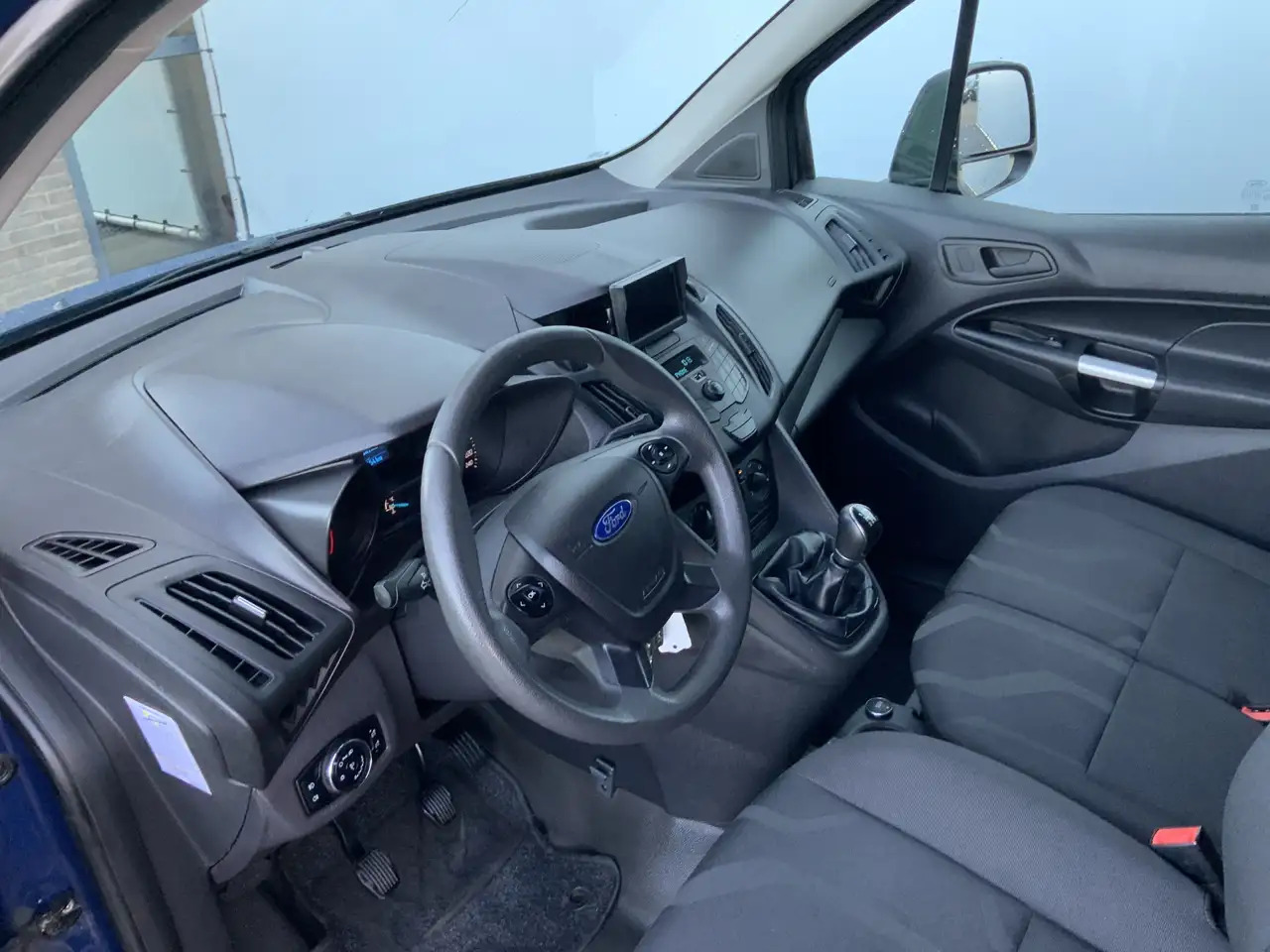 Ford Transit Connect 1.5 TDCI L1 Trend Airco Cruise Trekhaak 1200 kg Ca - فان المدمجة: صور 5 Ford Transit Connect 1.5 TDCI L1 Trend Airco Cruise Trekhaak 1200 kg Ca - فان المدمجة: صور 5
