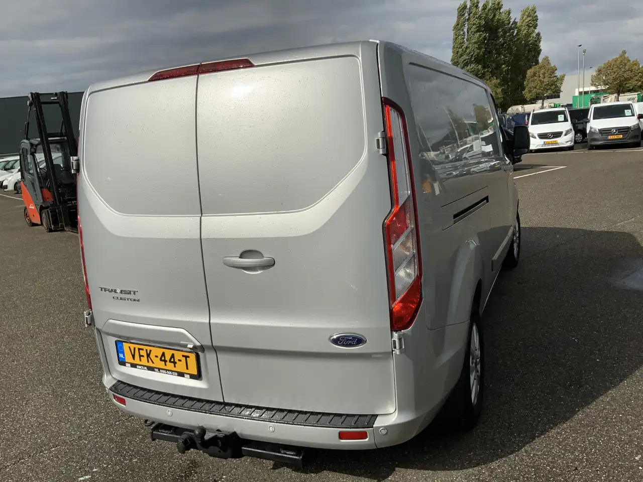 Ford Transit Custom 300 2.0 TDCI (MOTOR DEFECT!!) L2H2 Airco Navi 3 Zi - فان: صور 5 Ford Transit Custom 300 2.0 TDCI (MOTOR DEFECT!!) L2H2 Airco Navi 3 Zi - فان: صور 5