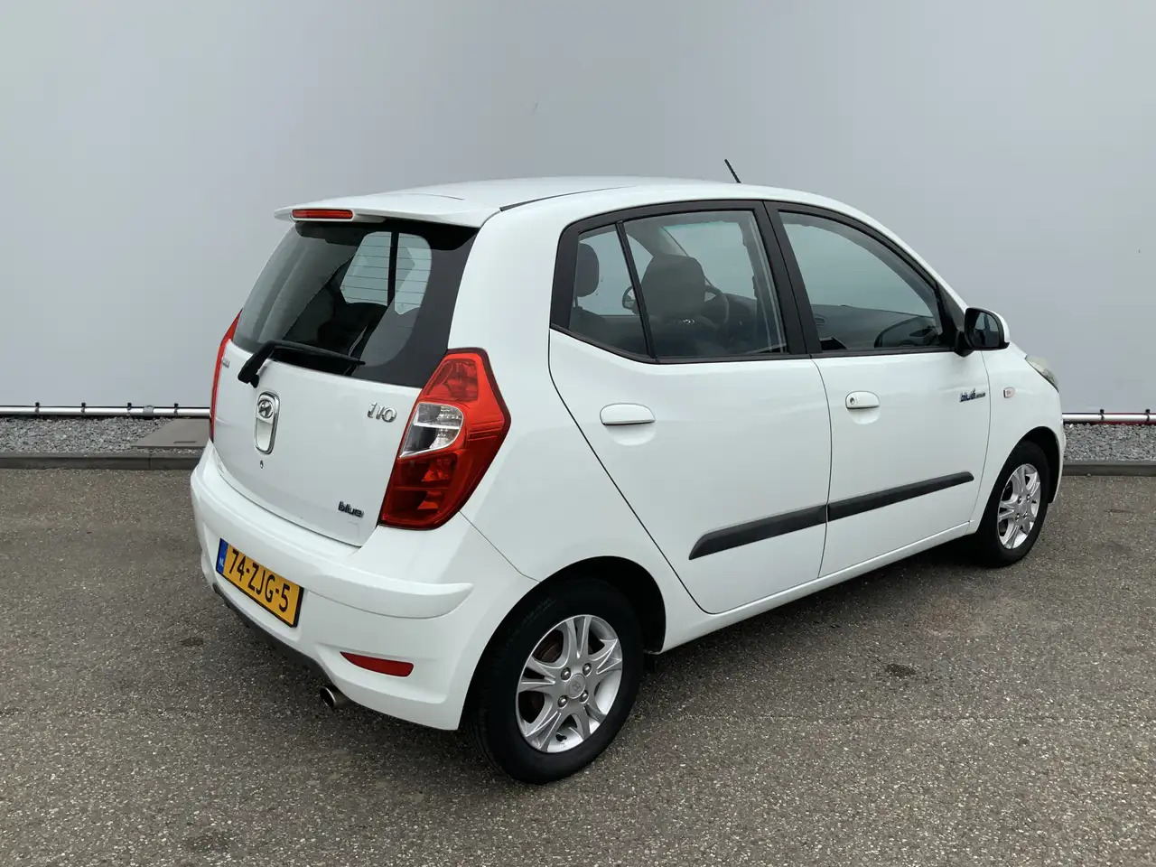 Hyundai i10 1.0 Pro 54083 KM! Airco, Lichtmetalen Wielen! - هاتشباك: صور 5 Hyundai i10 1.0 Pro 54083 KM! Airco, Lichtmetalen Wielen! - هاتشباك: صور 5