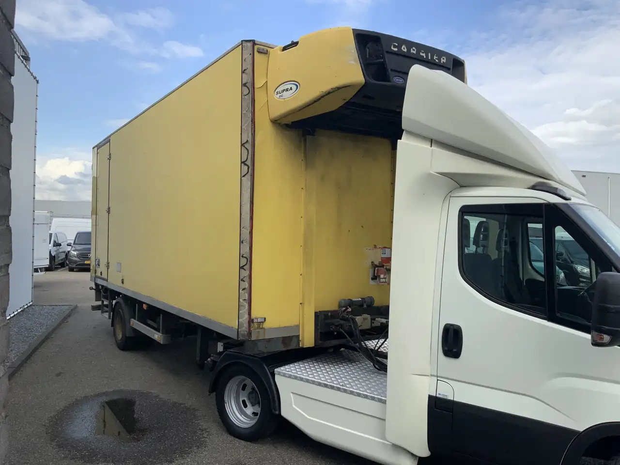 Iveco 40C18 B.E Trekker & Koel Trailer & Laadklep - شاحنة جرار صغيرة, مبردة نصف مقطورة: صور 4 Iveco 40C18 B.E Trekker & Koel Trailer & Laadklep - شاحنة جرار صغيرة, مبردة نصف مقطورة: صور 4