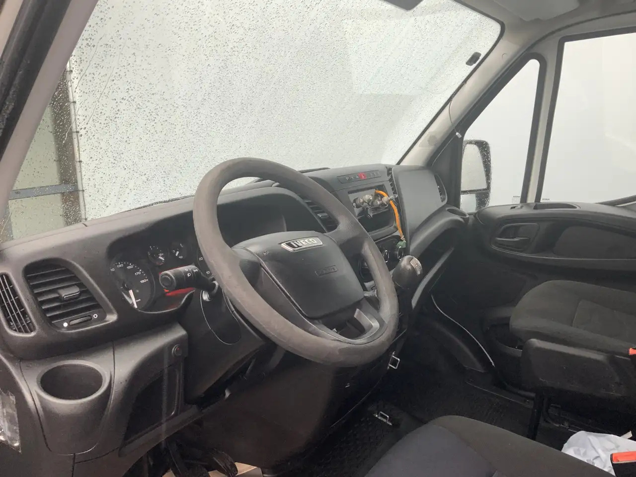 Iveco Daily 35S12 2.3 345 VriesAuto 10 deuren _40 gr onder 0, - الشاحنات الصغيرة صندوق مغلق: صور 4 Iveco Daily 35S12 2.3 345 VriesAuto 10 deuren _40 gr onder 0, - الشاحنات الصغيرة صندوق مغلق: صور 4