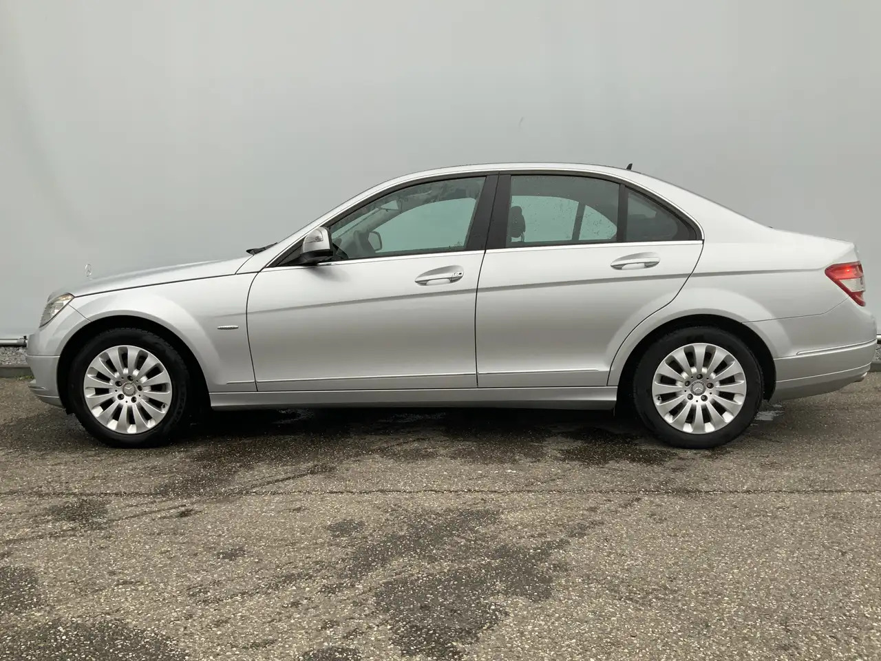 Mercedes-Benz C 200 K Elegance UNIEK ! Airco Compressor Alu Velg Euro - سيدان: صور 3 Mercedes-Benz C 200 K Elegance UNIEK ! Airco Compressor Alu Velg Euro - سيدان: صور 3