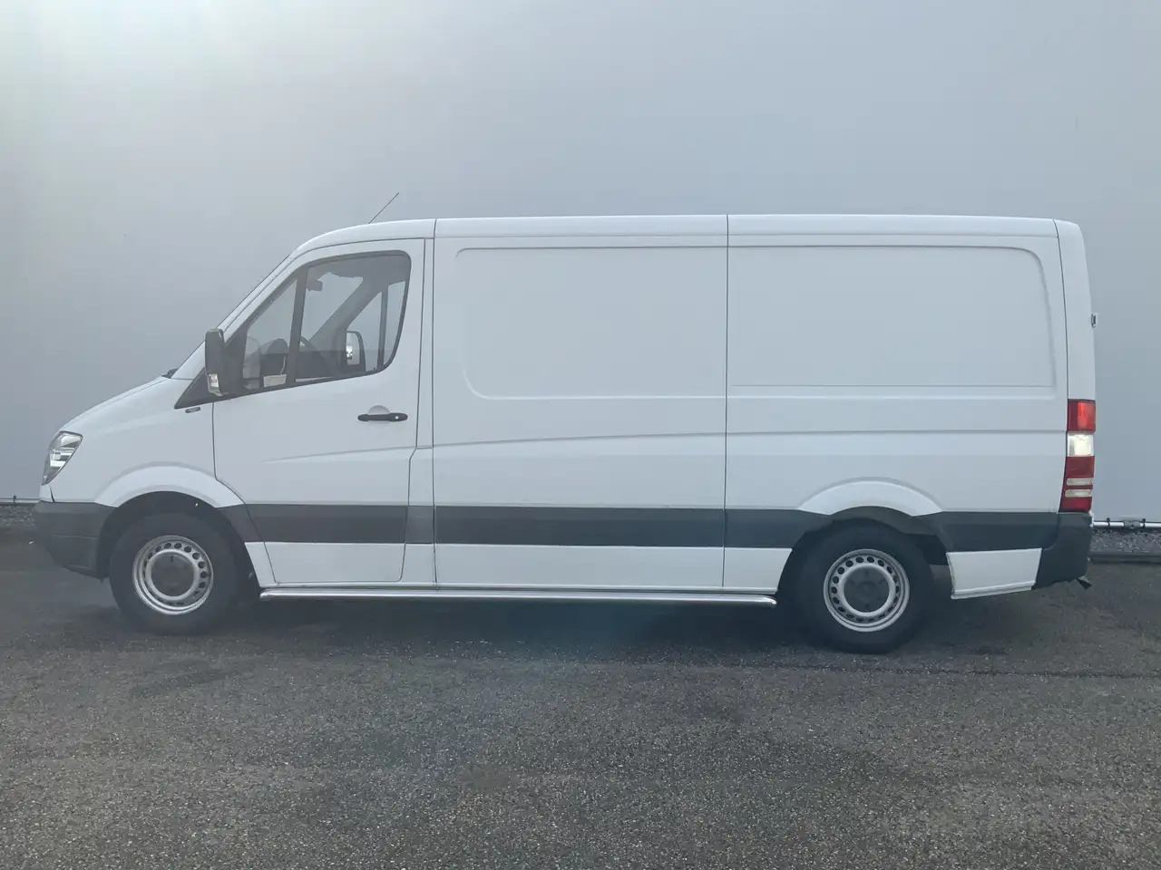 Mercedes-Benz Sprinter 211 2.2 CDI 366 L2 H1 Automaat 3 Zits Side Bar Tre - فان: صور 3 Mercedes-Benz Sprinter 211 2.2 CDI 366 L2 H1 Automaat 3 Zits Side Bar Tre - فان: صور 3