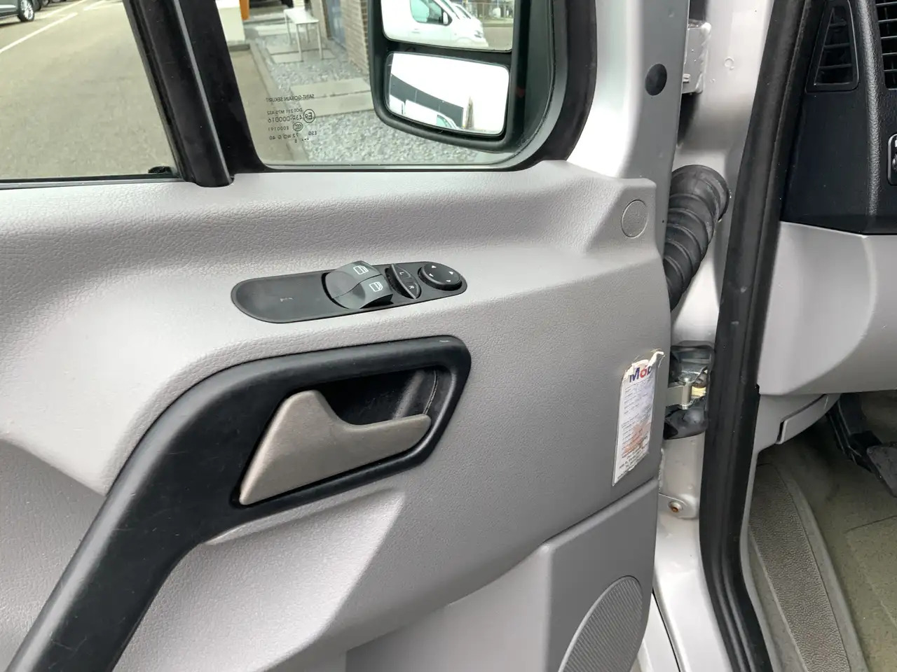 Mercedes-Benz Sprinter 213 2.2 CDI 325 L1H1 Airco Cruise Euro 4 - فان: صور 5 Mercedes-Benz Sprinter 213 2.2 CDI 325 L1H1 Airco Cruise Euro 4 - فان: صور 5