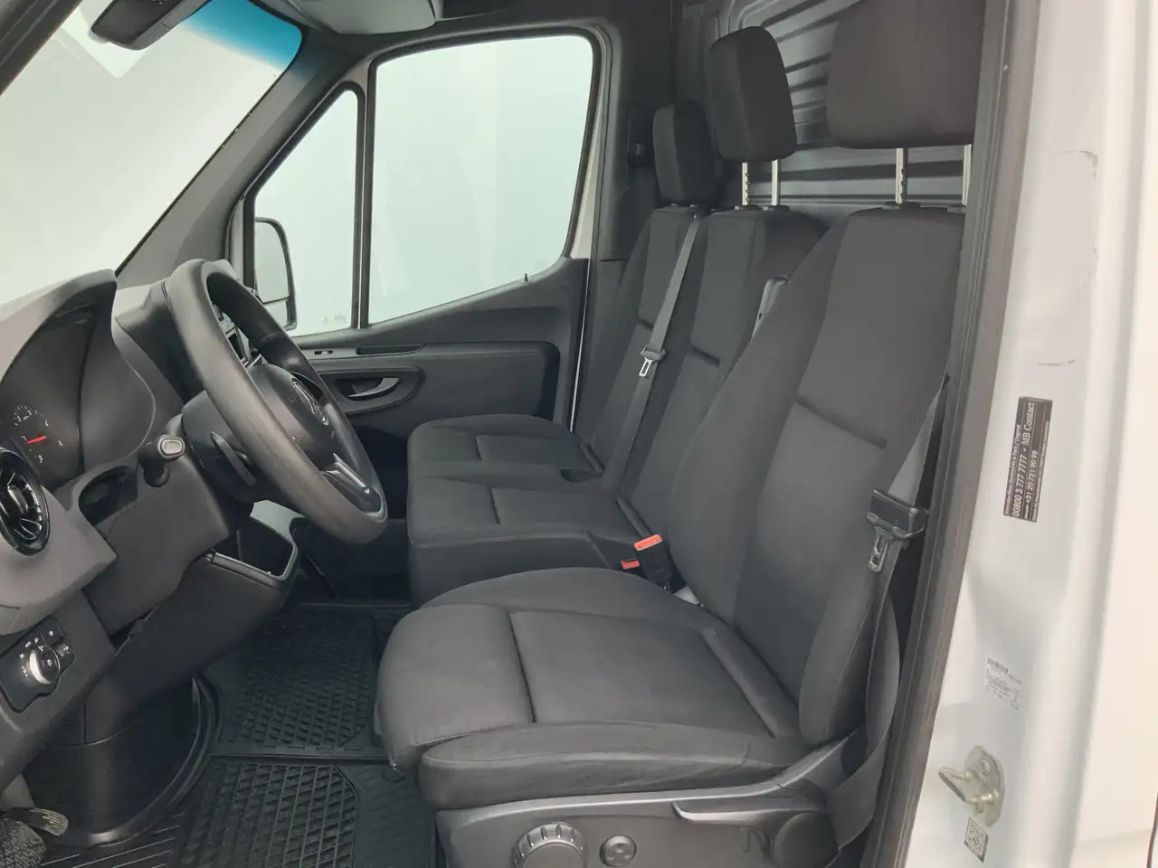 Mercedes-Benz Sprinter 311 2.2 CDI L2H2 Automaat Airco 3 Zits Imperiaal T - فان: صور 4 Mercedes-Benz Sprinter 311 2.2 CDI L2H2 Automaat Airco 3 Zits Imperiaal T - فان: صور 4