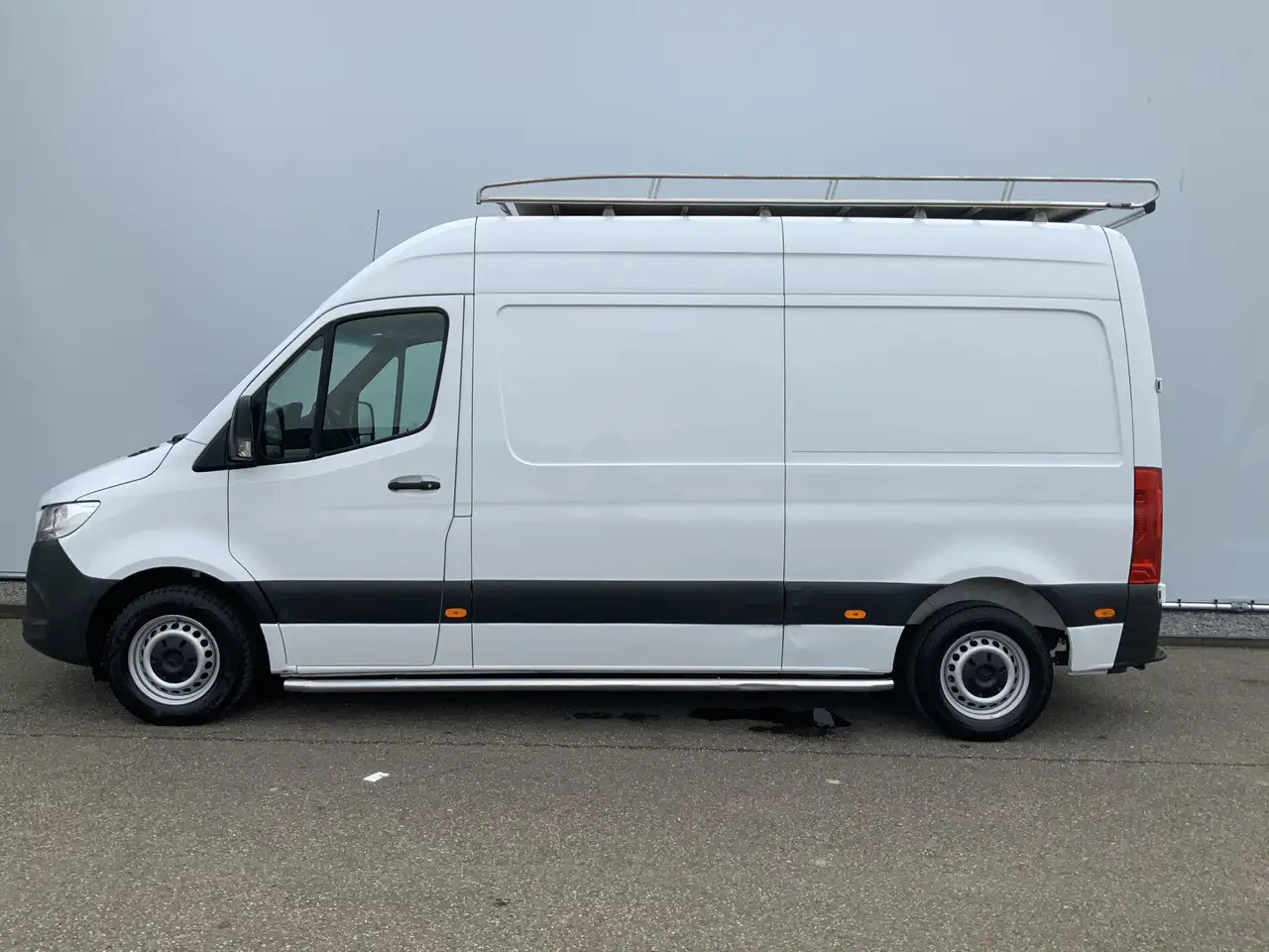 Mercedes-Benz Sprinter 311 2.2 CDI L2H2 Automaat Airco 3 Zits Imperiaal T - فان: صور 3 Mercedes-Benz Sprinter 311 2.2 CDI L2H2 Automaat Airco 3 Zits Imperiaal T - فان: صور 3