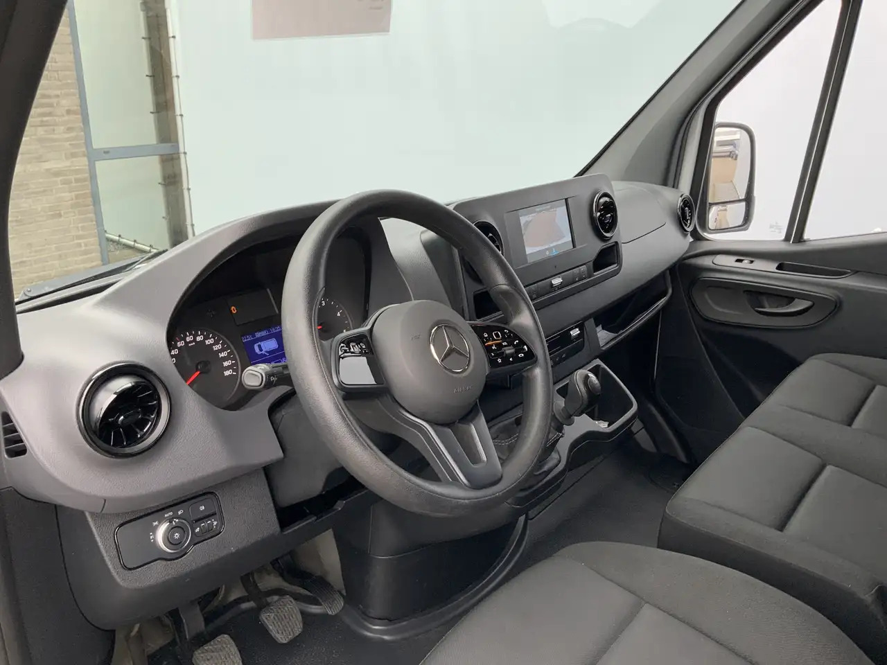 Mercedes-Benz Sprinter 314 2.2 CDI L2H2 Airco Camera Navi 3 Zits MBUX Sch - فان: صور 5 Mercedes-Benz Sprinter 314 2.2 CDI L2H2 Airco Camera Navi 3 Zits MBUX Sch - فان: صور 5