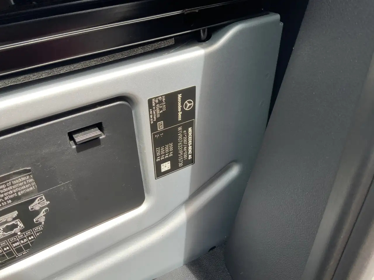 فان Mercedes-Benz Sprinter 315 1.9 CDI L2H2 Automaat 3 Zits Airco Navi Camera: صور 16 فان Mercedes-Benz Sprinter 315 1.9 CDI L2H2 Automaat 3 Zits Airco Navi Camera: صور 16