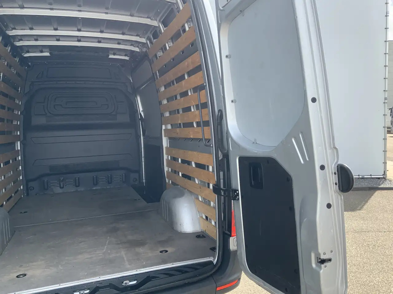 فان Mercedes-Benz Sprinter 315 1.9 CDI L2H2 Automaat 3 Zits Airco Navi Camera: صور 8 فان Mercedes-Benz Sprinter 315 1.9 CDI L2H2 Automaat 3 Zits Airco Navi Camera: صور 8