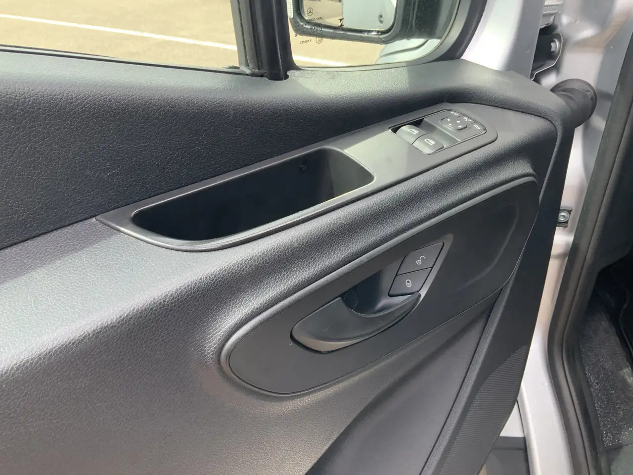 فان Mercedes-Benz Sprinter 315 1.9 CDI L2H2 Automaat 3 Zits Airco Navi Camera: صور 17 فان Mercedes-Benz Sprinter 315 1.9 CDI L2H2 Automaat 3 Zits Airco Navi Camera: صور 17