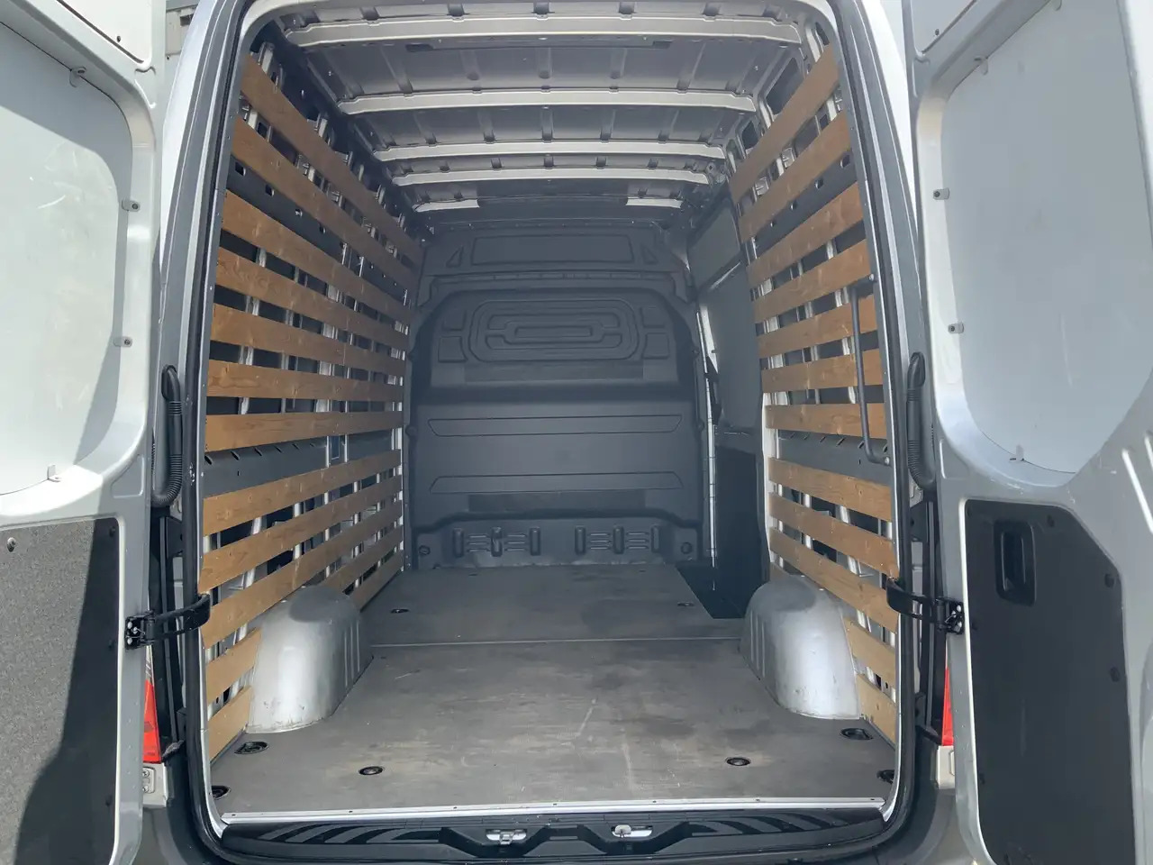 فان Mercedes-Benz Sprinter 315 1.9 CDI L2H2 Automaat 3 Zits Airco Navi Camera: صور 10 فان Mercedes-Benz Sprinter 315 1.9 CDI L2H2 Automaat 3 Zits Airco Navi Camera: صور 10