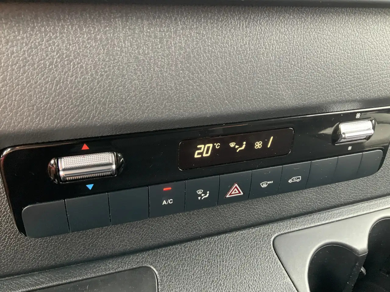 فان Mercedes-Benz Sprinter 315 1.9 CDI L2H2 Automaat 3 Zits Airco Navi Camera: صور 13 فان Mercedes-Benz Sprinter 315 1.9 CDI L2H2 Automaat 3 Zits Airco Navi Camera: صور 13