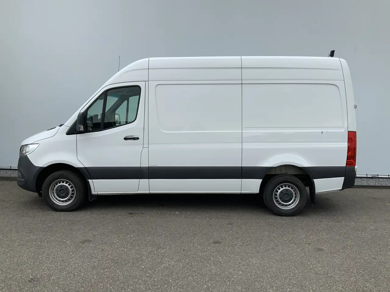 Mercedes-Benz Sprinter 316 2.2 CDI L2H2 Airco Cruise Camera Navi Trekhaak - فان: صور 3 Mercedes-Benz Sprinter 316 2.2 CDI L2H2 Airco Cruise Camera Navi Trekhaak - فان: صور 3