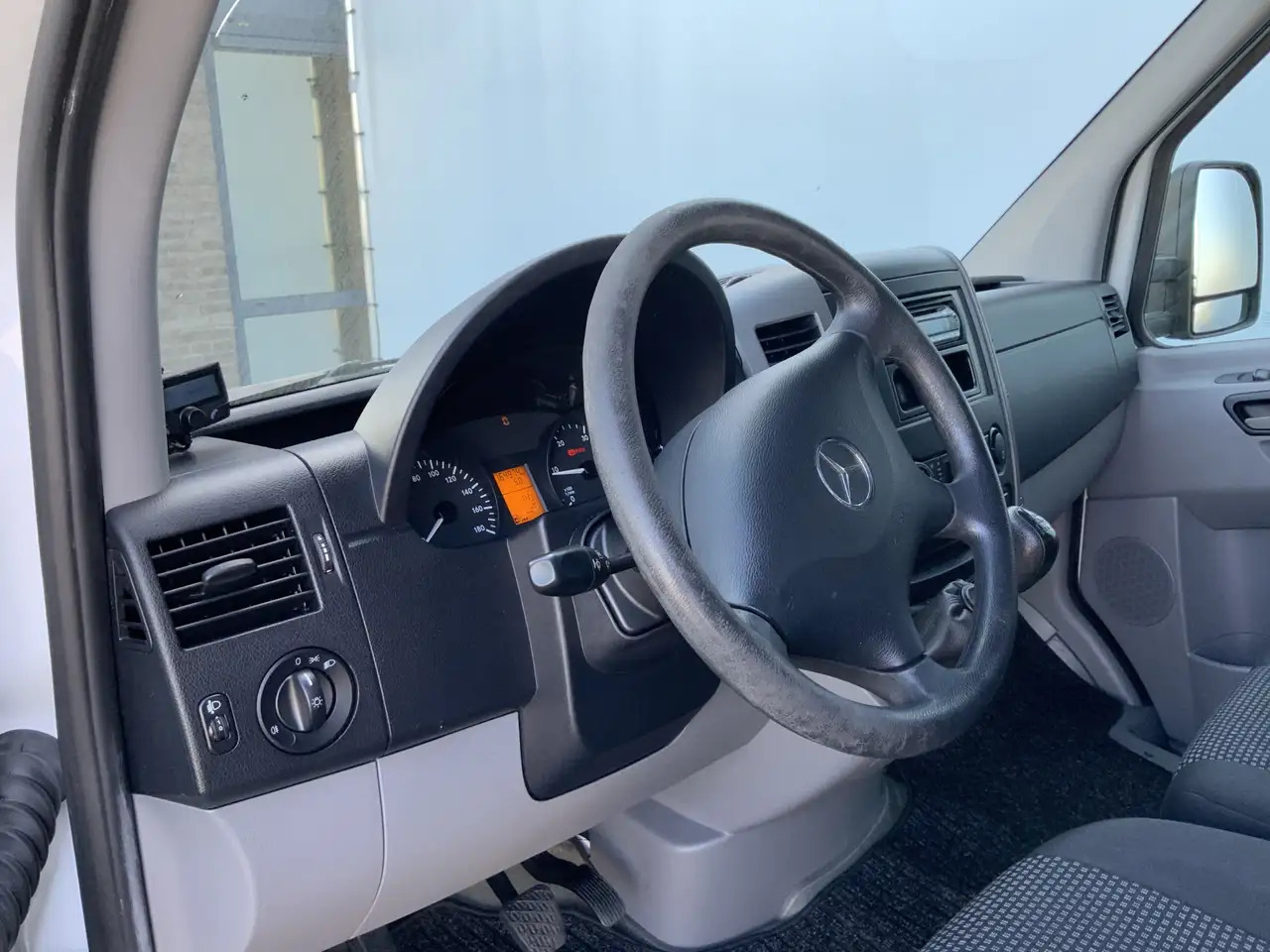 Mercedes-Benz Sprinter 515 2.2 CDI 432 Meubelbak 5,10 MTR.&Deuren Airco 3 - الشاحنات الصغيرة صندوق مغلق: صور 5 Mercedes-Benz Sprinter 515 2.2 CDI 432 Meubelbak 5,10 MTR.&Deuren Airco 3 - الشاحنات الصغيرة صندوق مغلق: صور 5