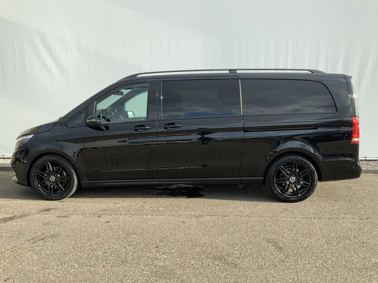 Mercedes-Benz V 300 300d Extra Lang Dub Cab Autom. Avantgarde Edition - أخرى: صور 5 Mercedes-Benz V 300 300d Extra Lang Dub Cab Autom. Avantgarde Edition - أخرى: صور 5