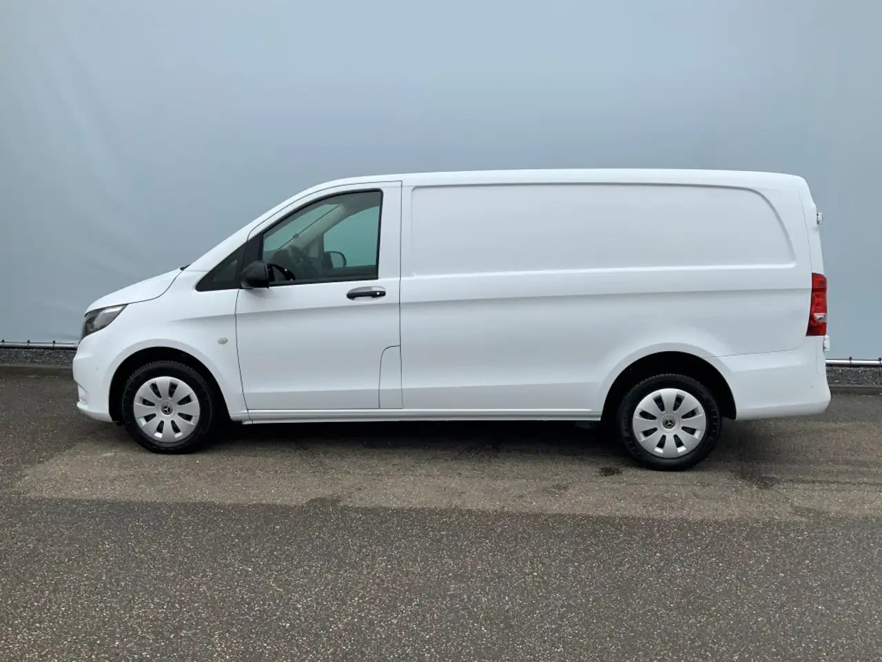 Mercedes-Benz Vito 110 CDI L2 Airco Cruise 2 Zits Euro 6 إيجار Mercedes-Benz Vito 110 CDI L2 Airco Cruise 2 Zits Euro 6: صور 8