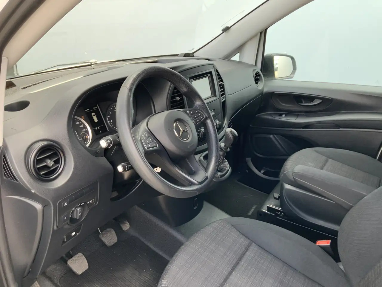 Mercedes-Benz Vito 110 CDI L2 Airco Cruise Navi Scherm Dakrail Euro 6 - فان المدمجة: صور 5 Mercedes-Benz Vito 110 CDI L2 Airco Cruise Navi Scherm Dakrail Euro 6 - فان المدمجة: صور 5