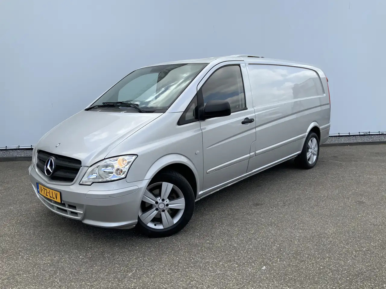 Mercedes-Benz Vito 122 CDI Automaat Koel Auto werkt 100 % 0.gr Airco - الشاحنات الصغيرة المبردة: صور 1 Mercedes-Benz Vito 122 CDI Automaat Koel Auto werkt 100 % 0.gr Airco - الشاحنات الصغيرة المبردة: صور 1