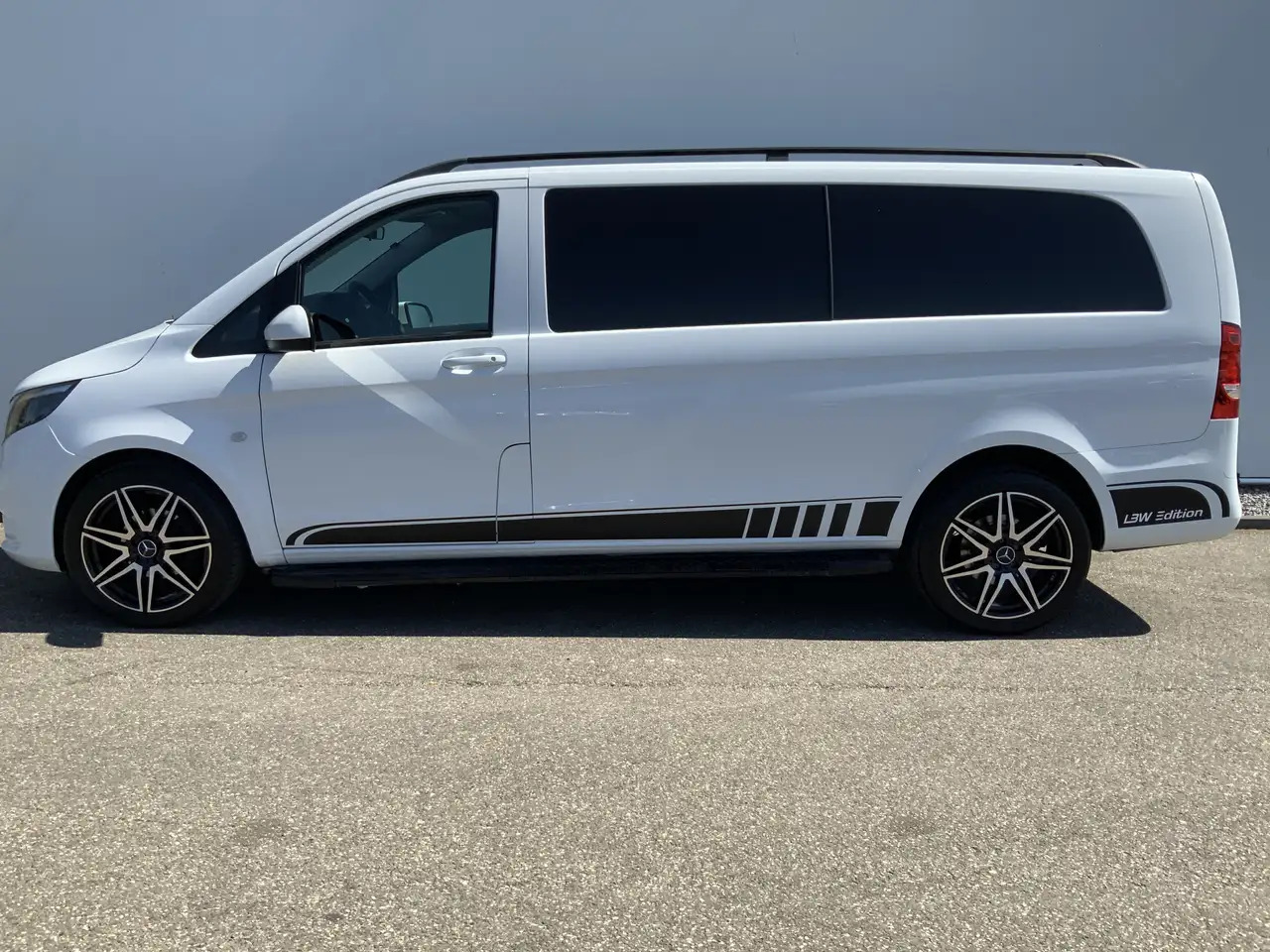 Mercedes-Benz Vito Tourer XL 114 CDI Autom. Airco Cruise Camera Alu V - فان: صور 3 Mercedes-Benz Vito Tourer XL 114 CDI Autom. Airco Cruise Camera Alu V - فان: صور 3