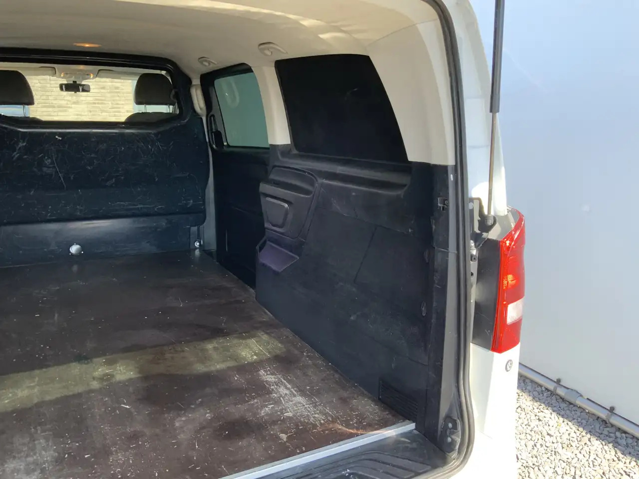 فان Mercedes-Benz Vito Tourer XL 114 CDI Autom. Airco Cruise Camera Alu V: صور 15 فان Mercedes-Benz Vito Tourer XL 114 CDI Autom. Airco Cruise Camera Alu V: صور 15